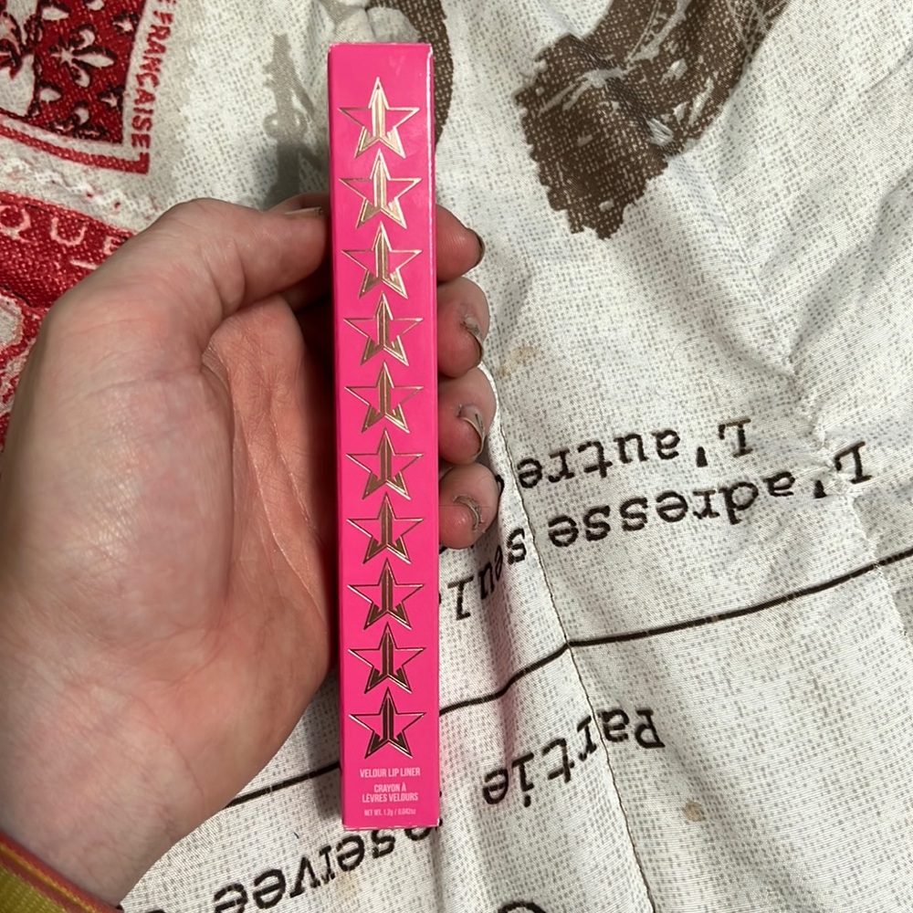 Velour lip liner in the Shade: Calabasas